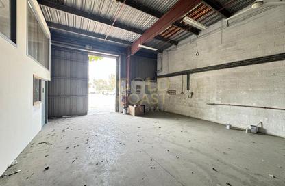 Warehouse - Studio - 4 for rent in Al Quoz 2 - Al Quoz - Dubai