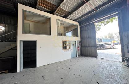 Warehouse - Studio - 4 for rent in Al Quoz 2 - Al Quoz - Dubai