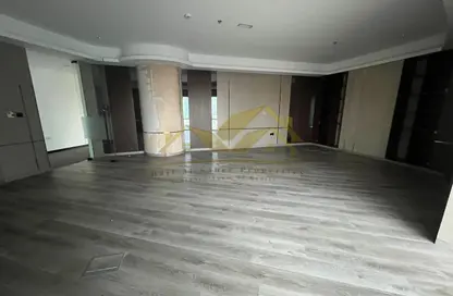 مكتب - 2 غرف نوم - 2 حمامات للايجار في برج بارك - شارع الشيخ زايد - دبي