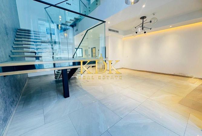 94015603 - Property Image 2