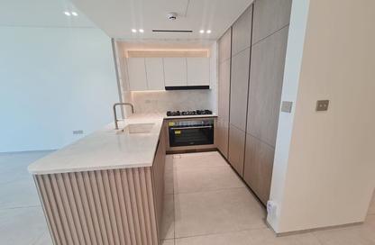 Apartment - 2 - 2 for rent in Binghatti Ivory - Dubai Healthcare City 2 - Al Jaddaf - Dubai