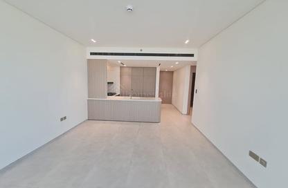 Apartment - 2 - 2 for rent in Binghatti Ivory - Dubai Healthcare City 2 - Al Jaddaf - Dubai