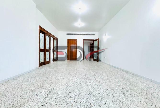 104679701 - Property Image 2