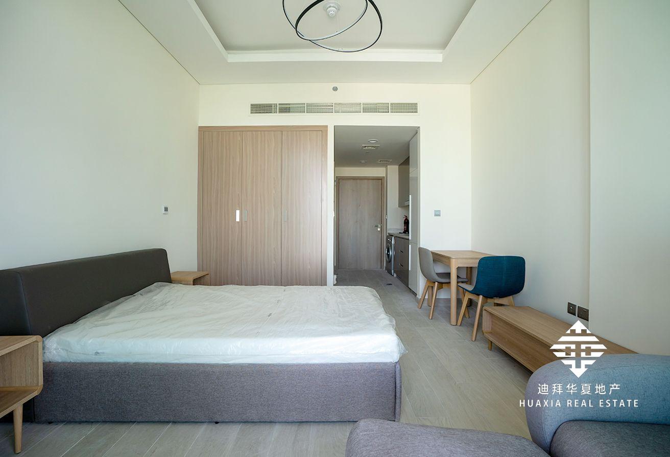 Fully Furnished |Vacant| Pool View photo 2
