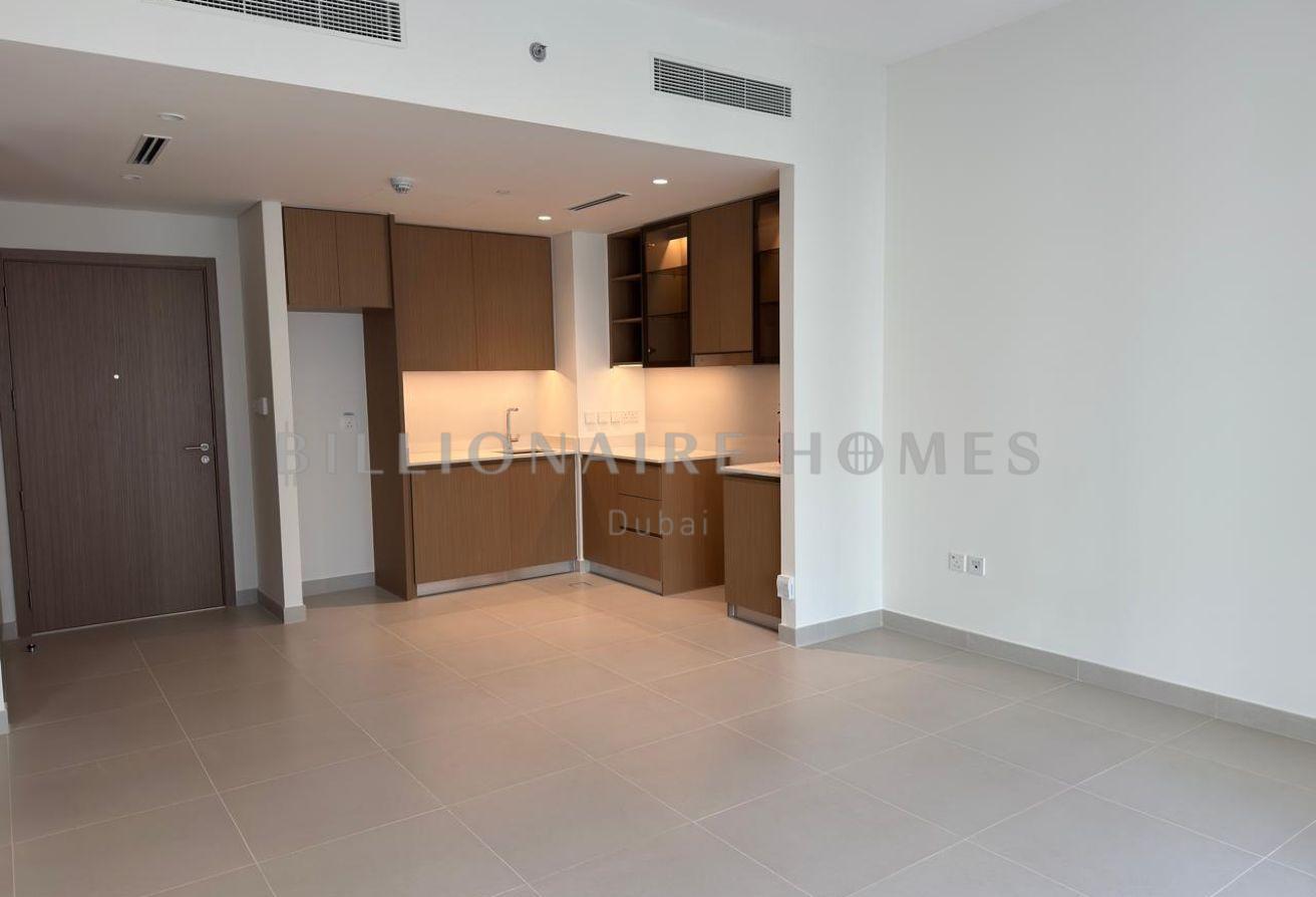 SPACIOUS LAYOUT | PRIME LOCATION | VACANT photo 4