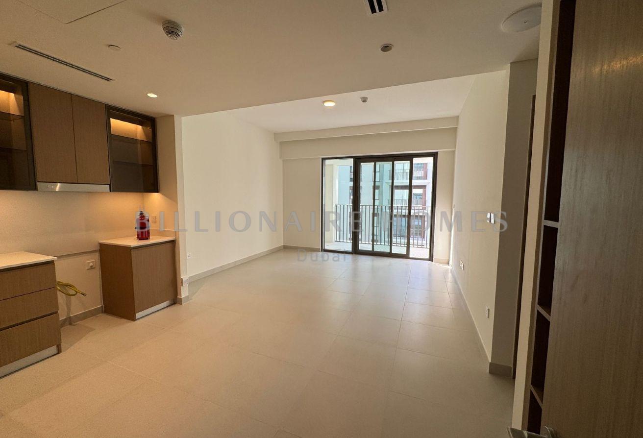 SPACIOUS LAYOUT | PRIME LOCATION | VACANT photo 2