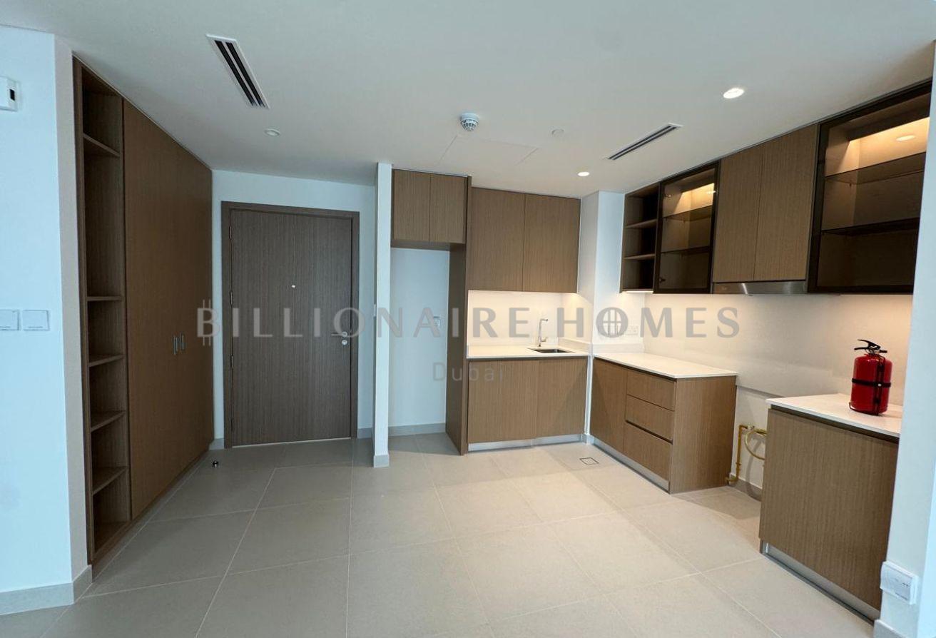 SPACIOUS LAYOUT | PRIME LOCATION | VACANT photo 5