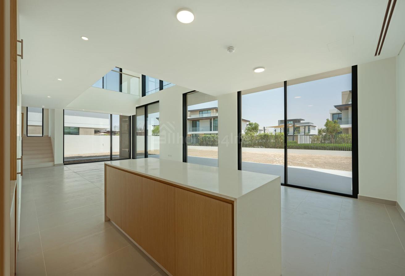 Brand New I Ready to Move I Great location photo 5