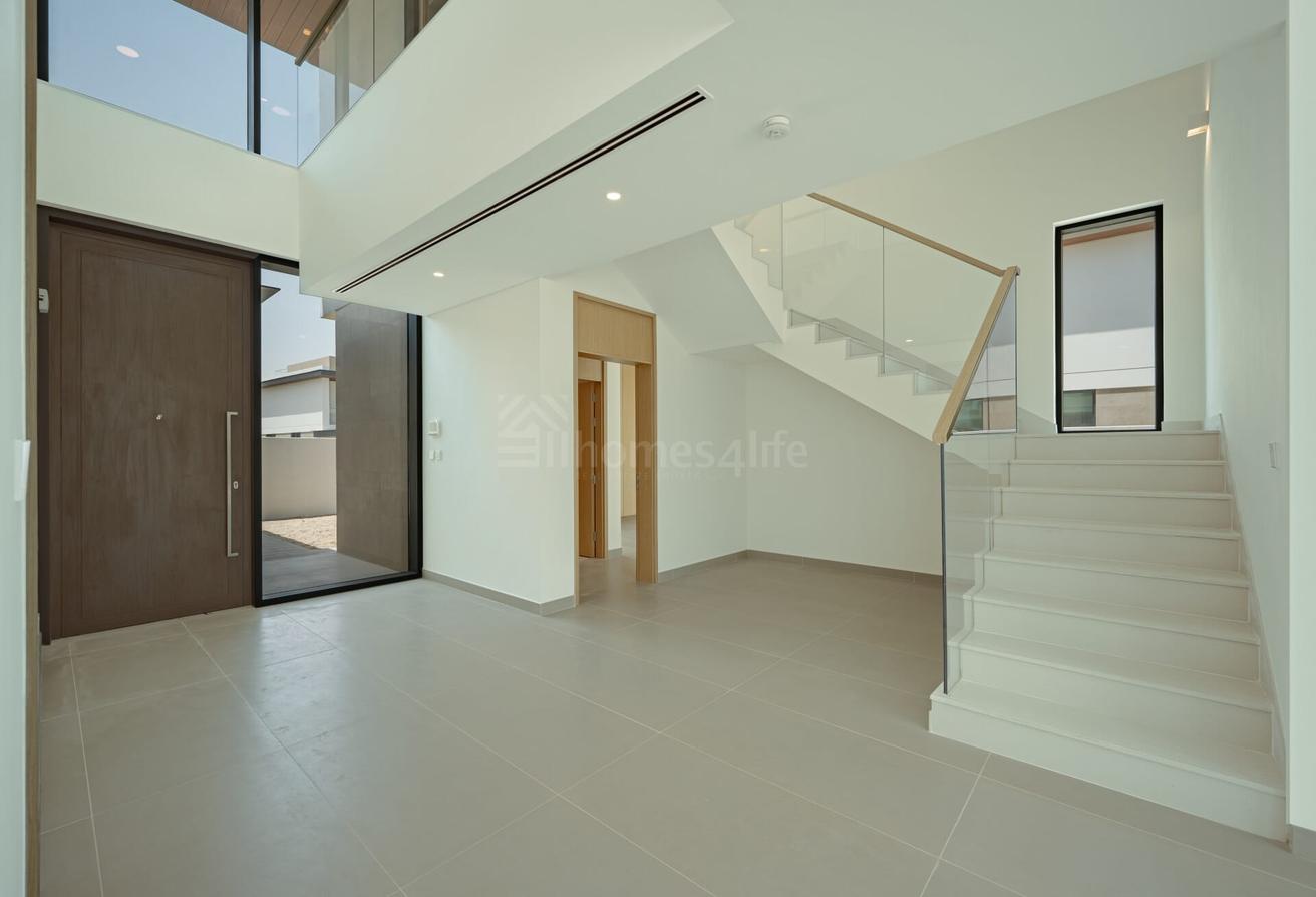 Brand New I Ready to Move I Great location photo 9