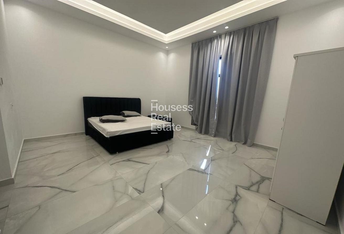 Luxury 5BR Villa | Private Garden | Al Awir First photo 7