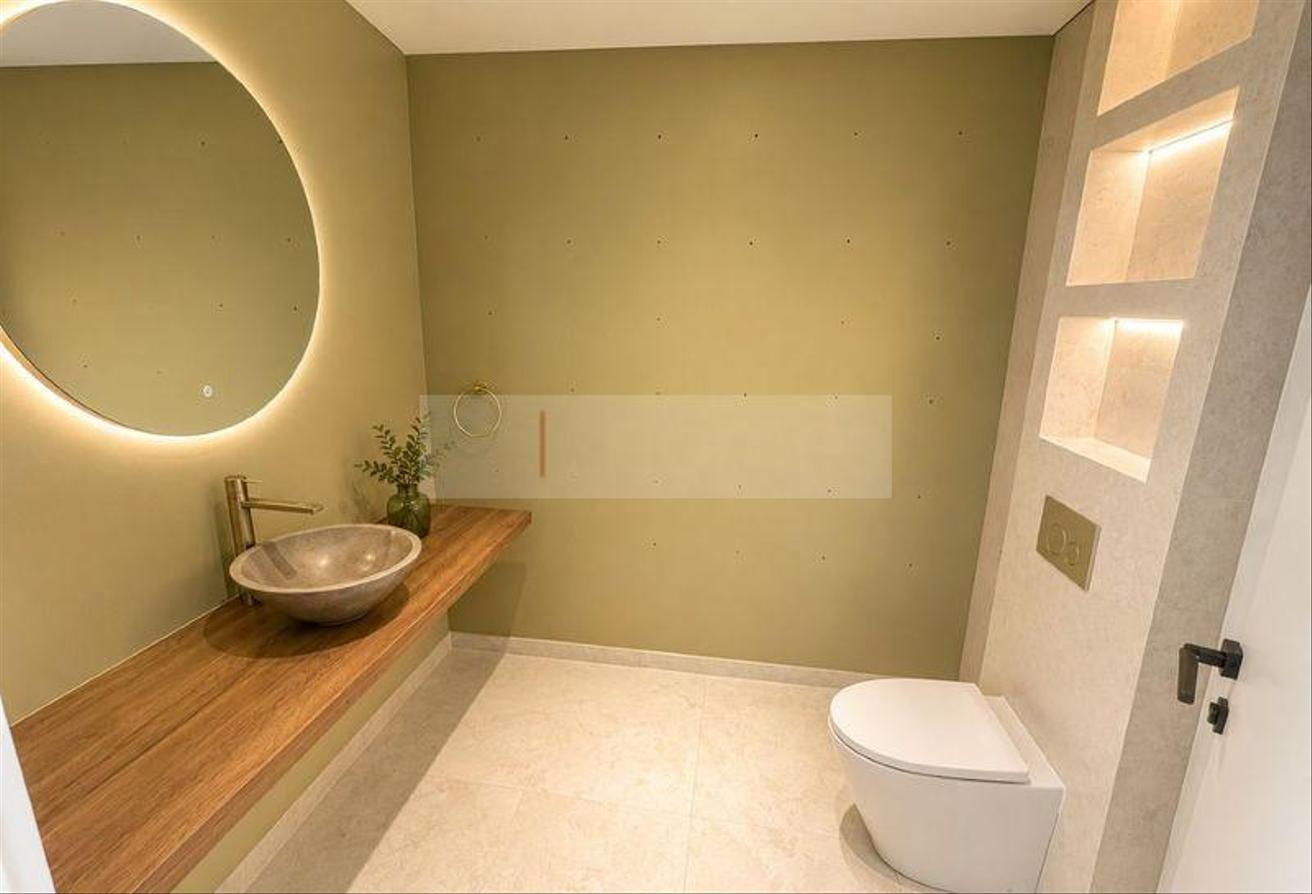 12,449 Sqft | Fully Upgraded | Private Pool photo 8