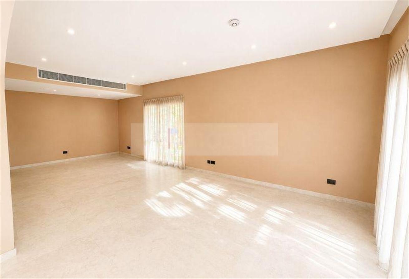 12,449 Sqft | Fully Upgraded | Private Pool photo 15