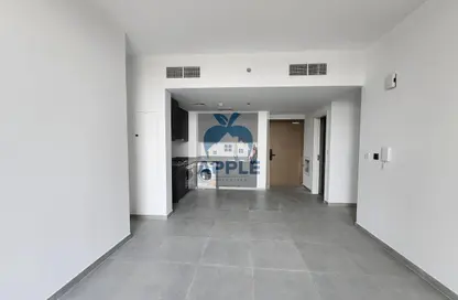 شقة - 2 غرف نوم - 3 حمامات للايجار في الطراز - حي نسيج - الجادة - الشارقة