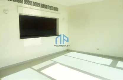 شقة - غرفة نوم - 2 حمامات للايجار في تفريعة القنال 1 - أبراج الجولف - مدينة دبي الرياضية - دبي