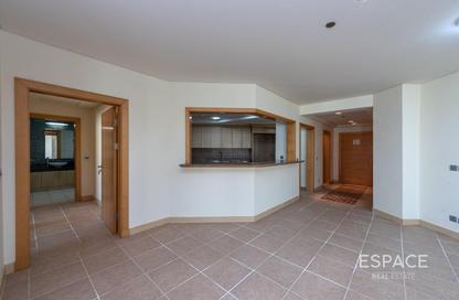 Apartment - 2 Bedrooms - 2 Bathrooms for rent in Al Hamri - Shoreline Apartments - Palm Jumeirah - Dubai
