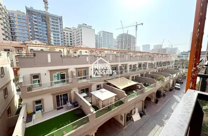 شقة - غرفة نوم - 2 حمامات للايجار في برمودا فيوز - مدينة دبي الرياضية - دبي