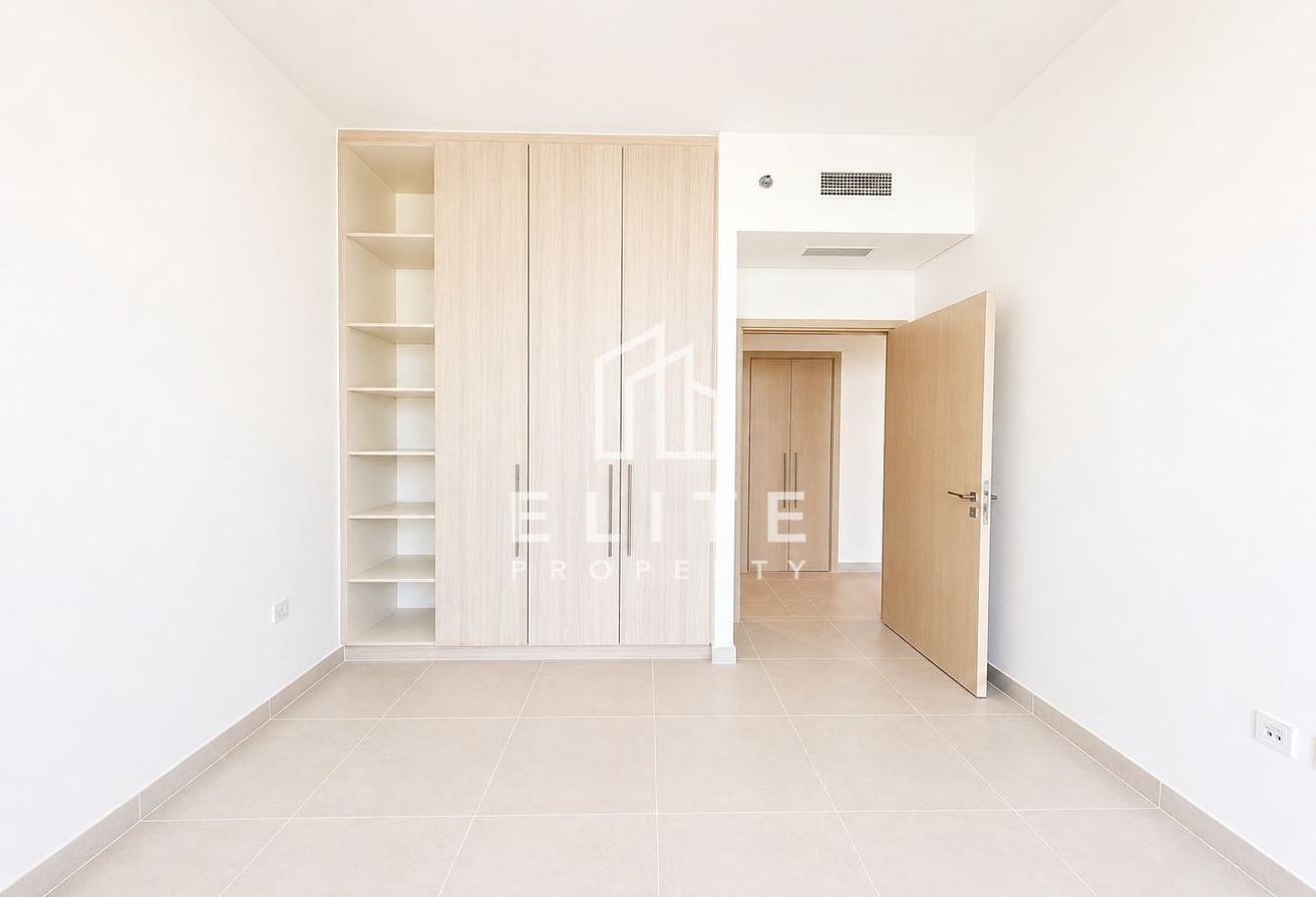 High Floor I Golf Course View I Spacious I 3 +Maid photo 15
