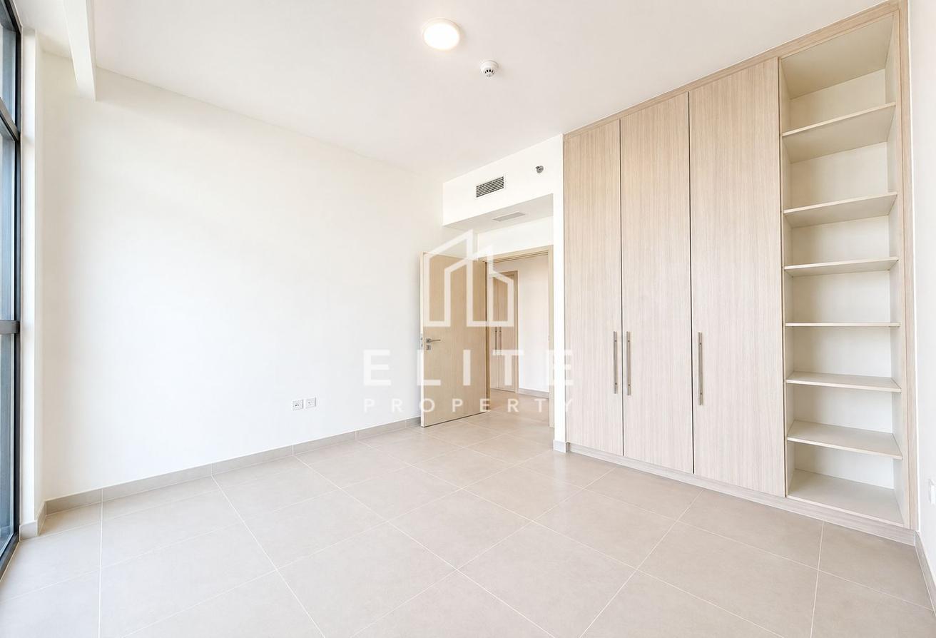 High Floor I Golf Course View I Spacious I 3 +Maid photo 11