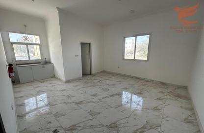 سكن الموظفين - استوديو - 8 حمامات للايجار في بناية الحضيبة - الحضيبة - رأس الخيمة