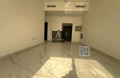 شقة - غرفة نوم - 2 حمامات للايجار في 3 المويهات - المويهات - عجمان