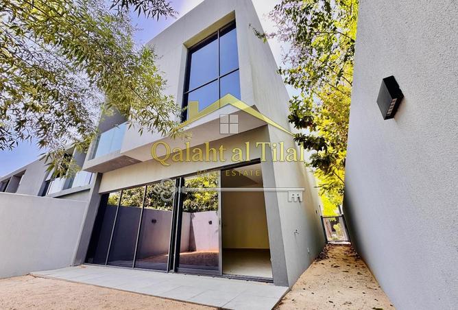 98240409 - Property Main Image