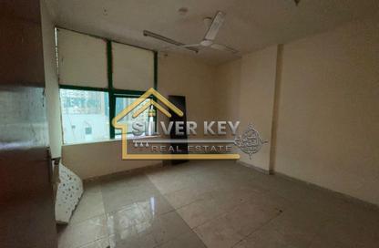 Apartment - 3 Bedrooms - 1 Bathroom for rent in Al Dhahri Building - Al Shuwaiheen - Sharjah