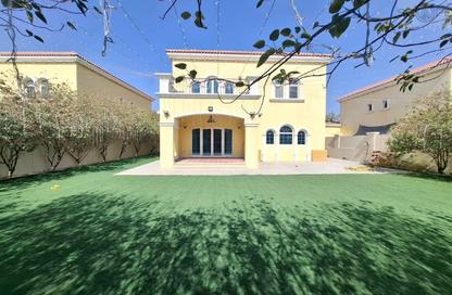 Villa - 3 Bedrooms - 5 Bathrooms for rent in District 6 - Jumeirah Park - Dubai