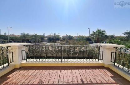 Villa - 3 Bedrooms - 5 Bathrooms for rent in District 6 - Jumeirah Park - Dubai