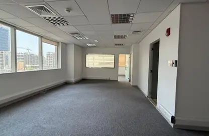 Office Space - Studio - 1 Bathroom for rent in Sheikh Zayed Road - Dubai