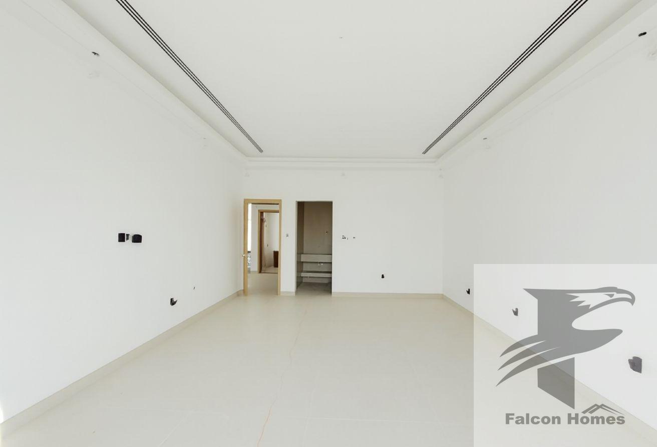 Brand New 5BR Villa with Big Garden photo 4