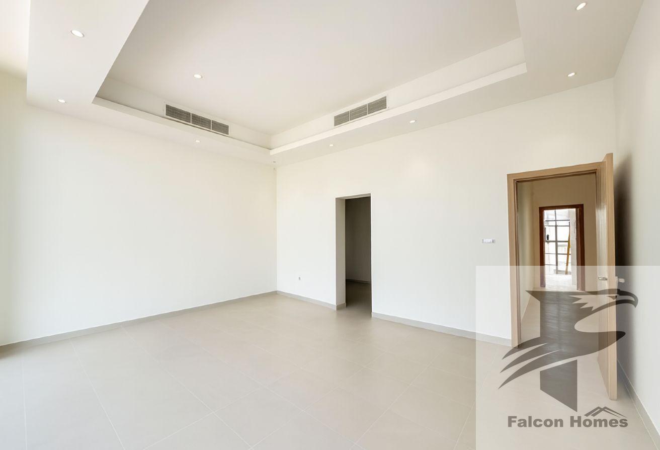 Brand New 5BR Villa with Big Garden photo 8