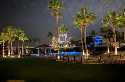 Villa - 3 Bedrooms - 3 Bathrooms for sale in Canal Cove Frond H - Canal Cove Villas - Palm Jumeirah - Dubai