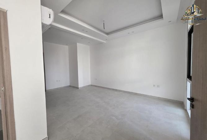 75408936 - Property Image 3