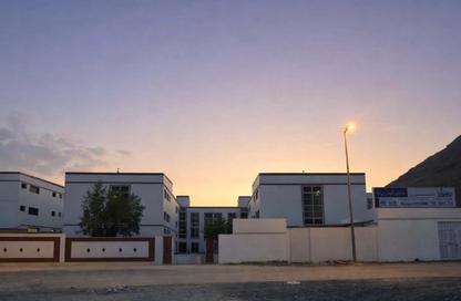 Labor Camp - Studio - 7+ Bathrooms for rent in Al Hayl - Fujairah
