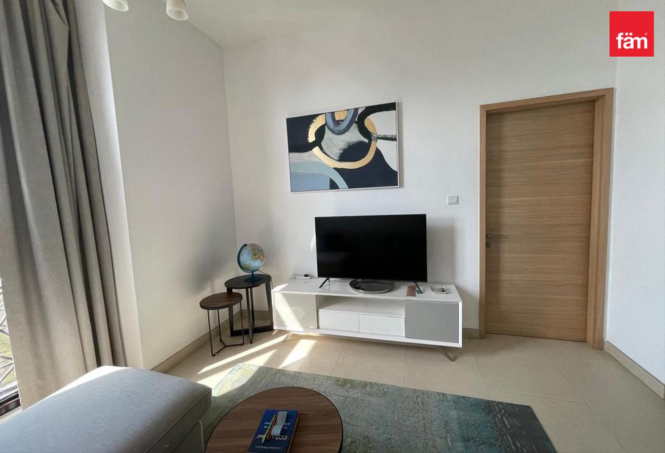 Fully Furnished | Vacant | Prime Location photo 6