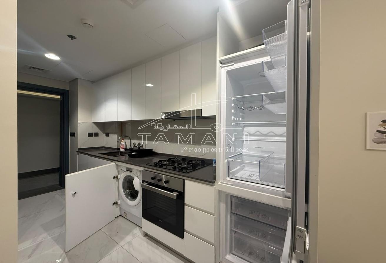 Exclusive Unit | Vacant | Modern Living photo 3