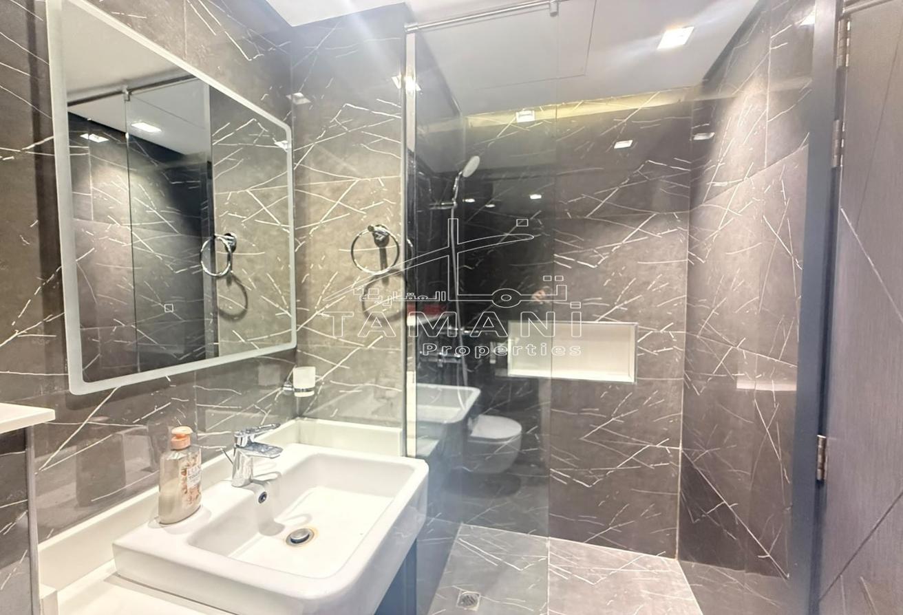 Exclusive Unit | Vacant | Modern Living photo 9