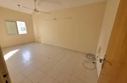 Apartment - 2 Bedrooms - 2 Bathrooms for rent in Al Jurf 2 - Al Jurf - Ajman Downtown - Ajman