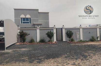 Villa - 4 Bedrooms - 6 Bathrooms for rent in Al Aweer 1 - Al Aweer - Dubai