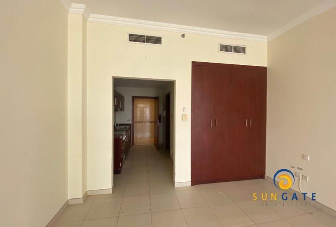 71900008 - Property Image 2