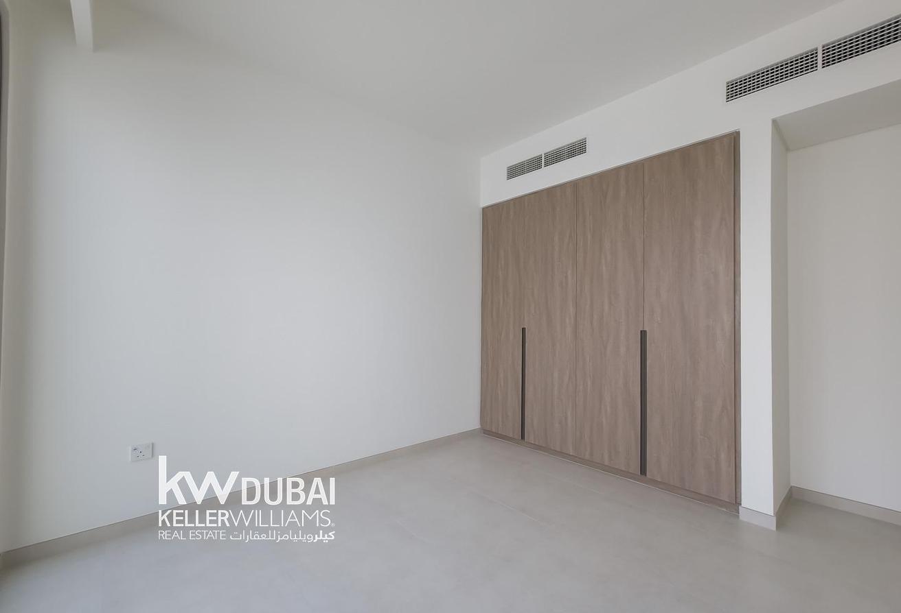 Corner Unit | Unfurnished | Brand New | Vacant photo 17