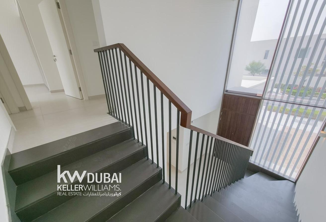 Corner Unit | Unfurnished | Brand New | Vacant photo 11