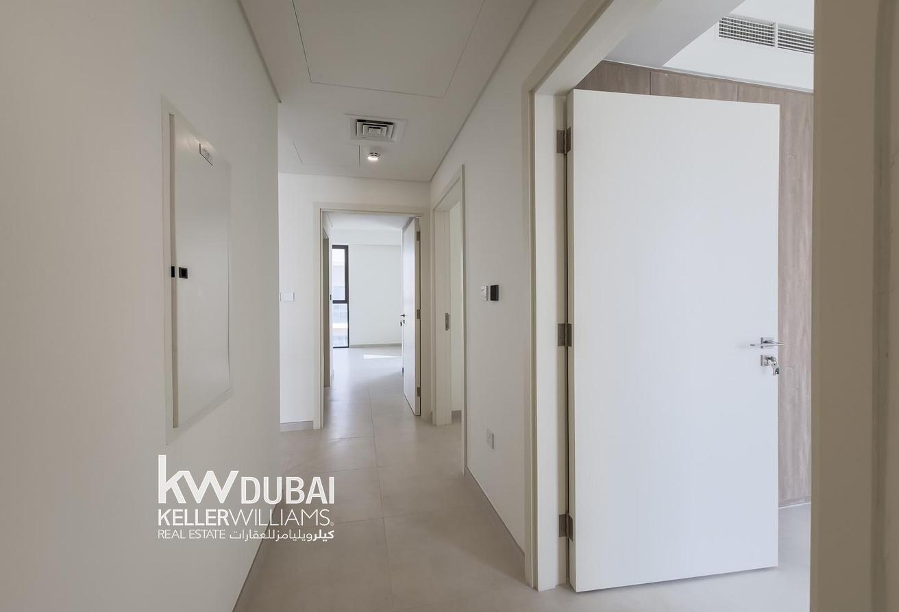 Corner Unit | Unfurnished | Brand New | Vacant photo 12