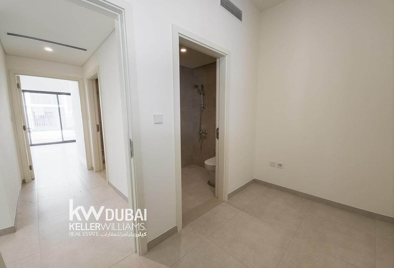 Corner Unit | Unfurnished | Brand New | Vacant photo 10
