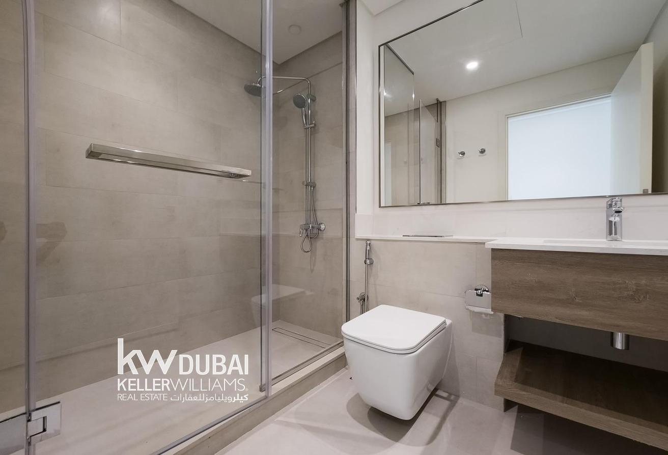 Corner Unit | Unfurnished | Brand New | Vacant photo 9