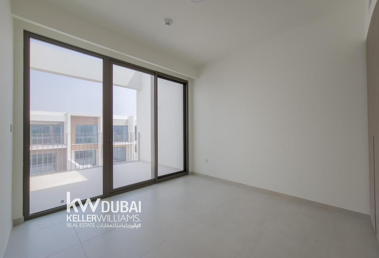 Corner Unit | Unfurnished | Brand New | Vacant photo 16