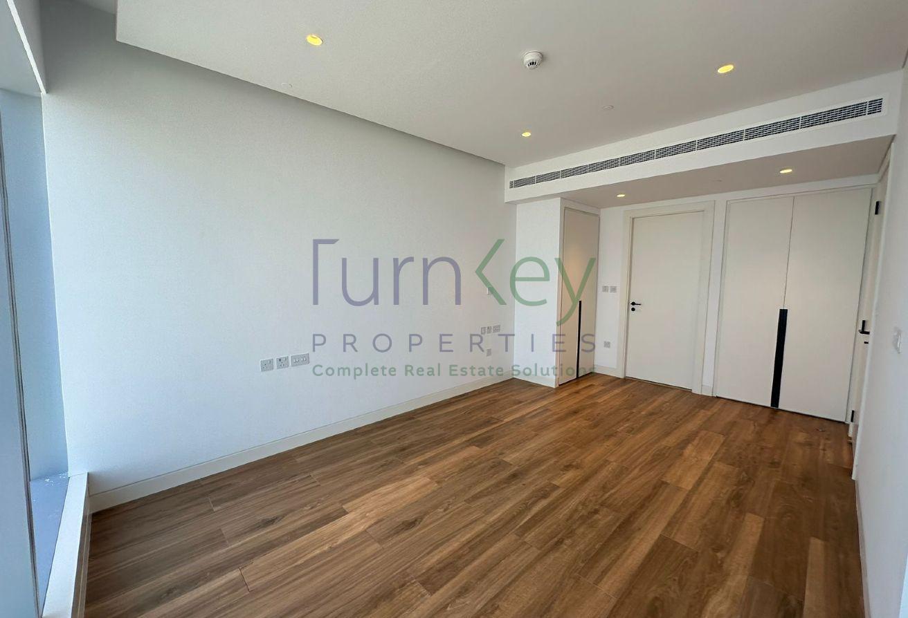 Higher Floor | Stunning Views | 1 Parking photo 3