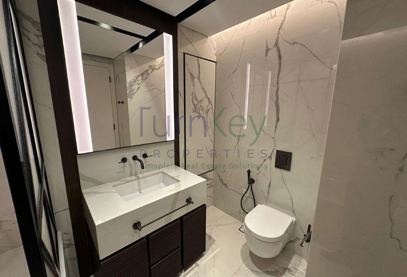 Higher Floor | Stunning Views | 1 Parking photo 4