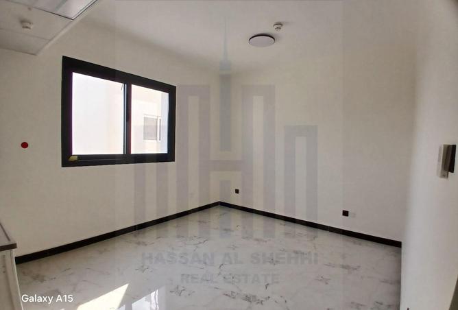 142860121 - Property Image 2