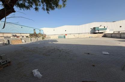 Bulk Rent Unit - Studio - 3 Bathrooms for rent in Industrial Building 13 - Industrial Area 13 - Sharjah Industrial Area - Sharjah